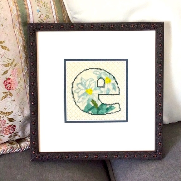 The Letter ‘e’ Framed Cross-stitch Cream Floral Square Free Standing - Picture 6 of 6